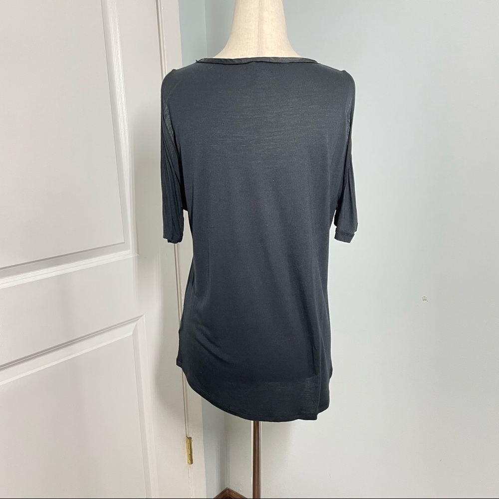 Paige Brielle Cold Shoulder T-Shirt size M - Picture 9 of 10
